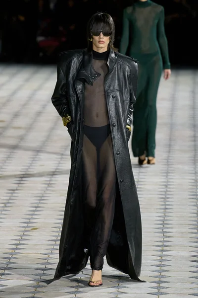 Look 4